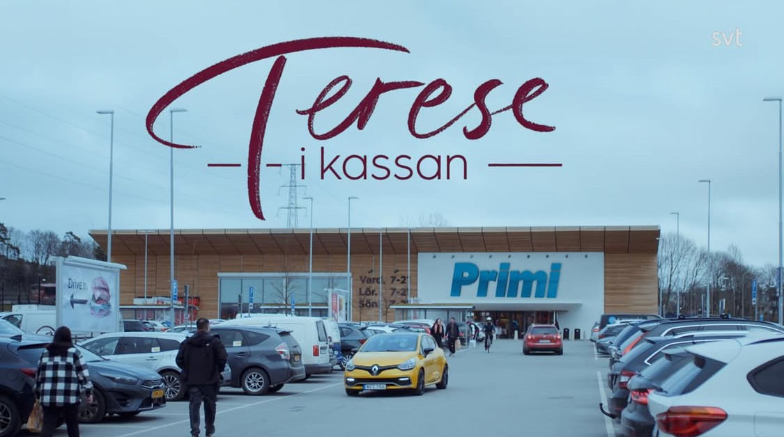 TERESE I KASSAN Titeldesign, grafisk profil (Primi) Av och med: Hampus Nessvold. Regi: Mikael Syrén. Producent: Art &amp; Bob / Lars Wickström. (Svt)